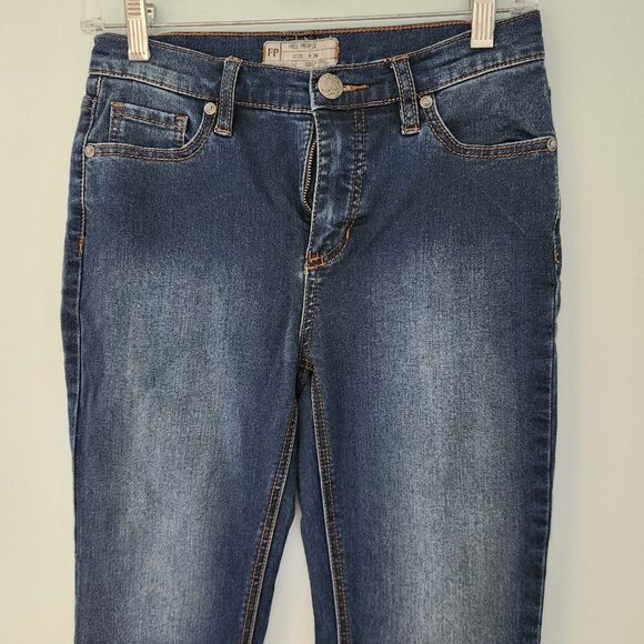Womens Free People Jeans Blue Denim Stretch Slim Fit Size 26x26 EUC - Picture 6 of 11